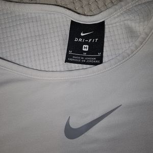 Ladies Nike Dri-fit , white sz medium